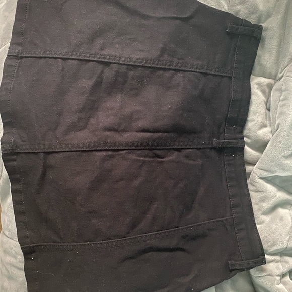 Black skirt - Picture 2 of 3